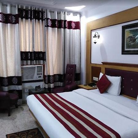Tjs Royal Hotel Delhi  Eksteriør bilde