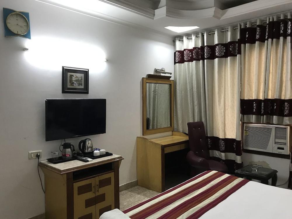 Tjs Royal Hotel Delhi  Eksteriør bilde