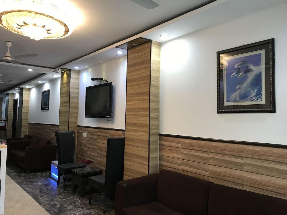 Tjs Royal Hotel Delhi  Eksteriør bilde