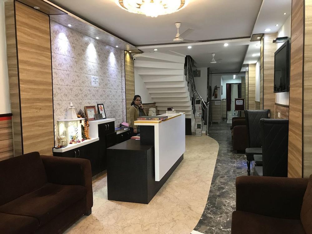 Tjs Royal Hotel Delhi  Eksteriør bilde