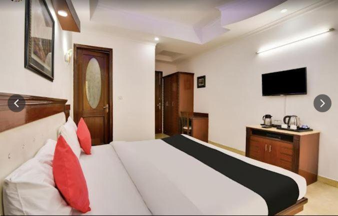 Tjs Royal Hotel Delhi  Eksteriør bilde